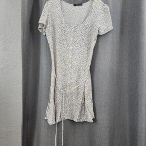 Brandy Melville White and Purple Floral Top